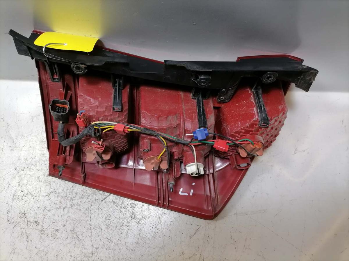 Kia Carens 3 original R&uuml;cklicht R&uuml;ckleuchte Schlussleuchte links Bj.2007